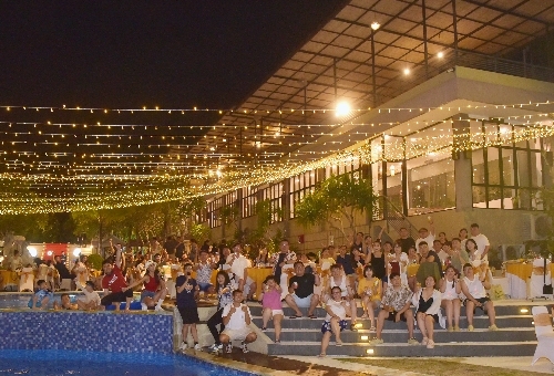 【峇里島】中小企業應援。獨家泳池海陸派對、熱情中文導遊、包你玩樂無極限五日 峇里島旅遊(巴里島旅遊)推薦-巴里島中小企業員旅方案,吃好玩好住好導遊,包你玩樂無極限!