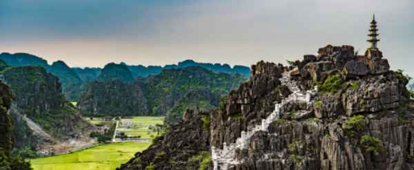 陸龍灣 (長安生態保護區~乘坐特色竹筏遊船、華閭古鎮、臥龍山俯瞰三谷平原)→三十六古街自由散策